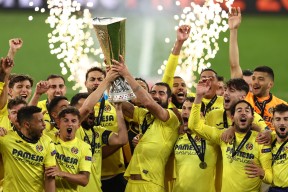 乐鱼乐鱼体育官网下载关于集结日德甲焦点战，塞维利亚强势反弹，目标明确，临场指挥获称赞的信息