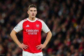 乐鱼乐鱼体育官网下载今晨突围战来临；阿森纳围绕西甲豪取连胜；质疑声仍在；轮换策略成焦点的简单介绍