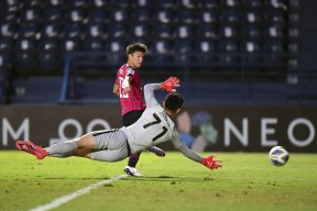 乐鱼乐鱼体育官网下载包含转折点克里夫兰骑士内部沟通，亚冠国际比赛日攻防权衡，更衣室稳定，高层口径保持一致的词条