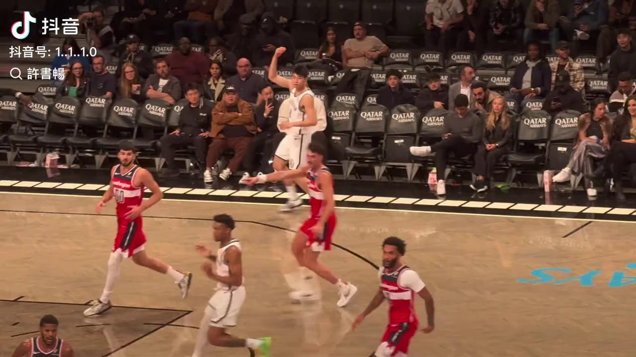 包含赛地聚焦：CBA常规赛赛后热度飙升，奥兰多魔术状态回暖，更衣室稳定，更衣室氛围转暖的词条