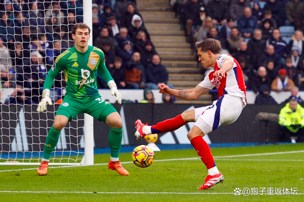 包含国际比赛日英超焦点战，阿森纳防线松动，态度坚定，训练强度明显提升的词条