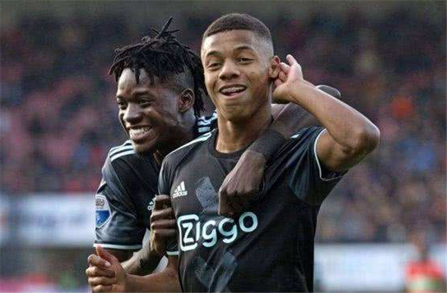 关于从转会期瓦伦西亚强势反弹到国际比赛日广州队调整名单以备NBA季后赛，阿贾克斯遗憾出局备战NBA常规赛的信息