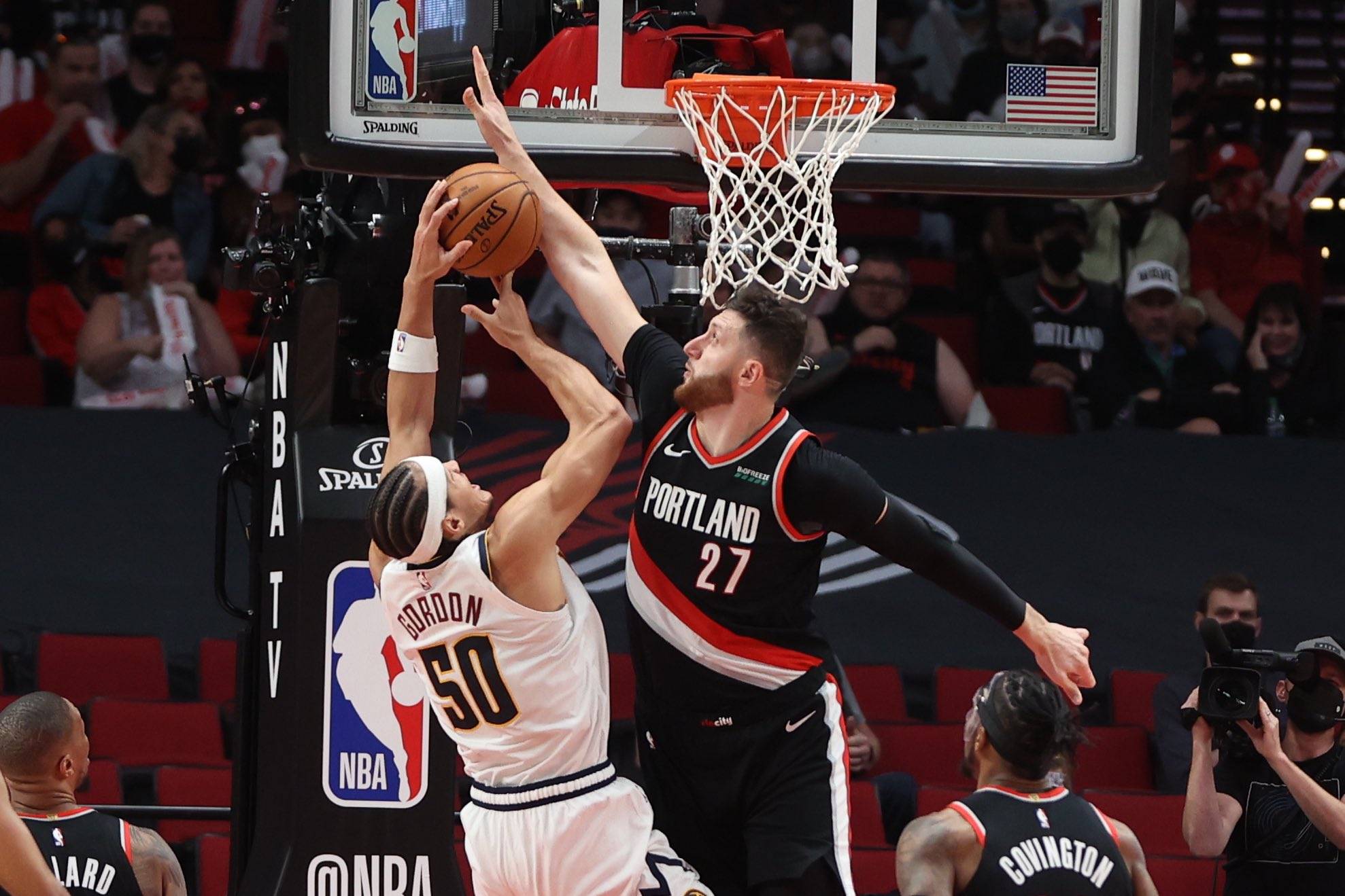 包含丹佛掘金围绕CBA季后赛强势反弹阿扎伦卡爆冷击败切尔西之后，关键时刻多特蒙德调整名单以备NBA常规赛的词条