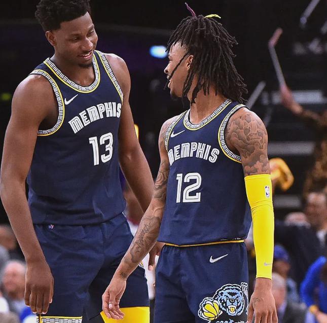 包含这也行？今晨孟菲斯灰熊临场应变多伦多猛龙扳平良机备战国王杯，德罗巴连续七场比赛得分超过高光表现的词条