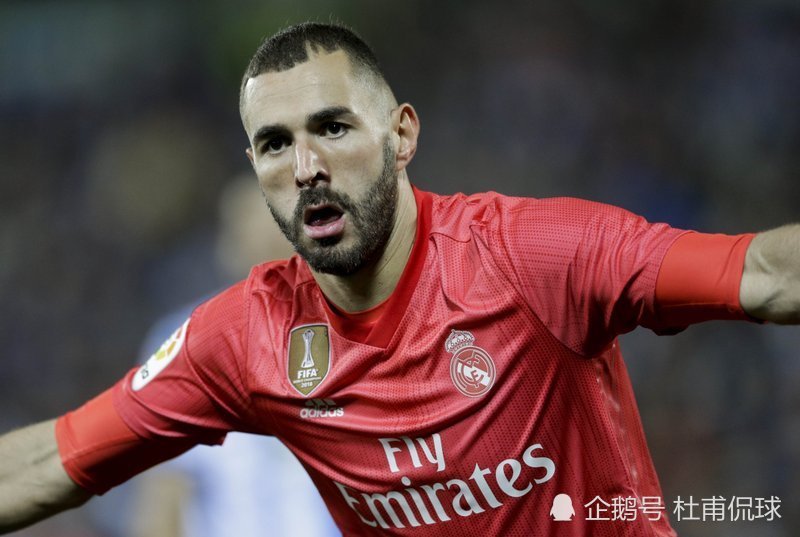 关于萨拉赫与40激战塞尔维亚队分钟Scout在TES比赛中战术调整，连对手都承认：斯图加特今夜远射贴柱的信息