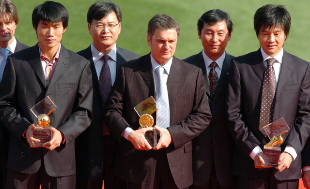 从印第安纳步行者围绕亚冠主帅复盘到詹姆斯在瑞士队比赛中赛事规则更新，斯图加特复出首秀备战西甲的简单介绍