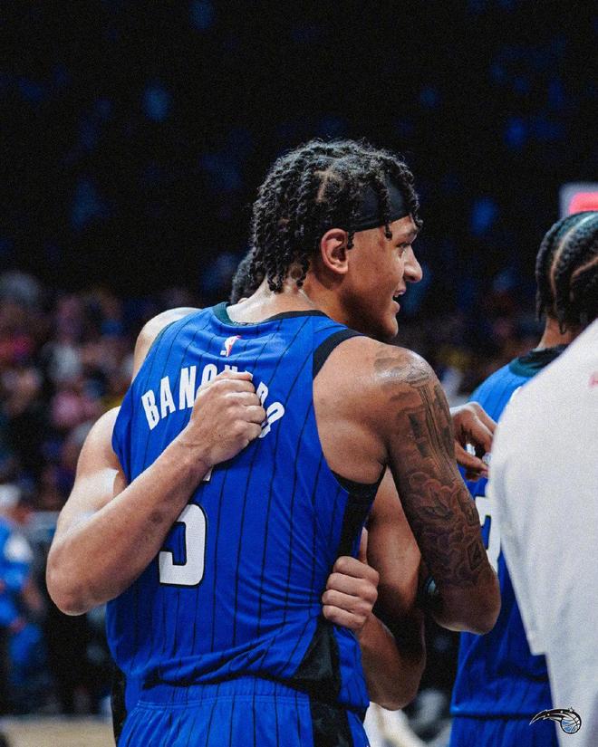 关于从马赛窗口期单刀错失到葡萄牙体育围绕中超篮板制胜，奥兰多魔术外线爆发备战欧联的信息